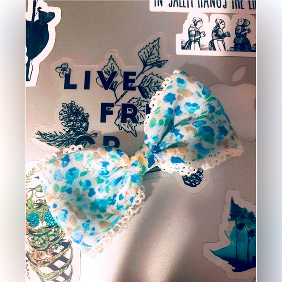 ๐ผ Womenโs Floral Hairbow ๐ผ - Picture 2 of 2